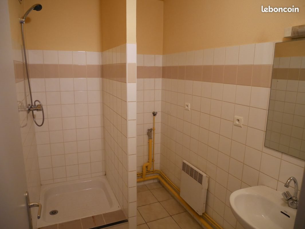 Appartement à louer, 30m², Aubenas