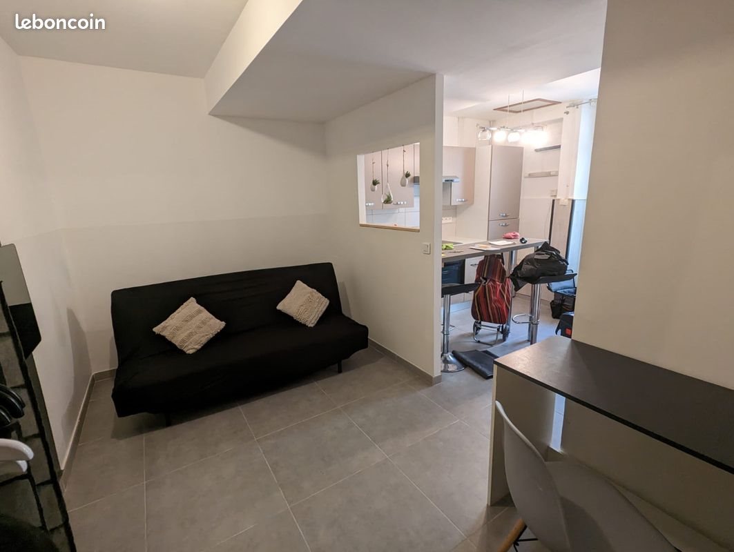 Appartement à louer, 19m², Nîmes