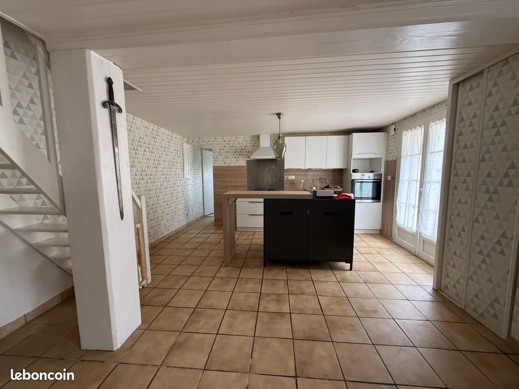 Maison à louer, 63m², Semussac