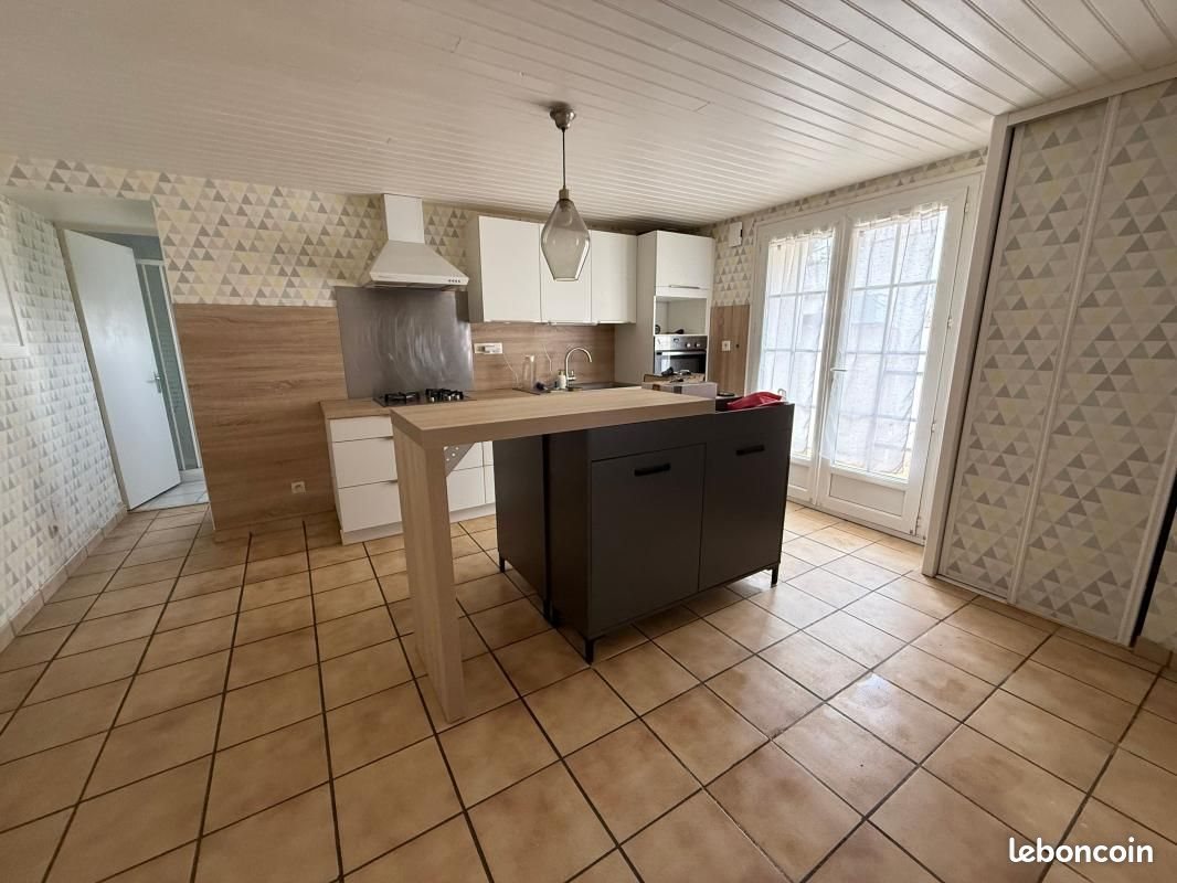 Maison à louer, 63m², Semussac