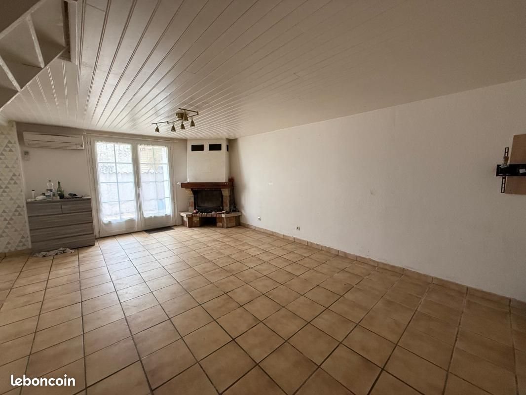 Maison à louer, 63m², Semussac