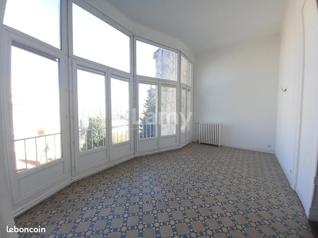 Appartement à louer, 178m², Marseille 8ème