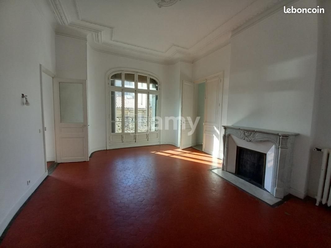 Appartement à louer, 178m², Marseille 8ème