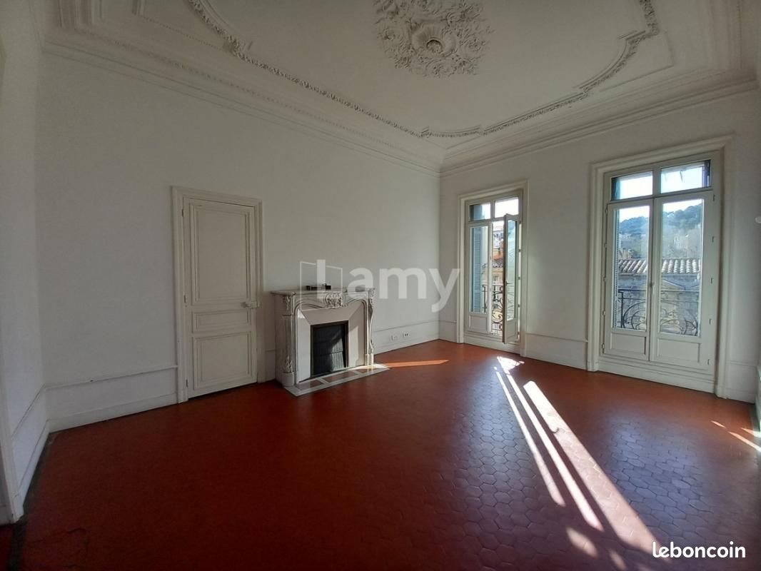 Appartement à louer, 178m², Marseille 8ème