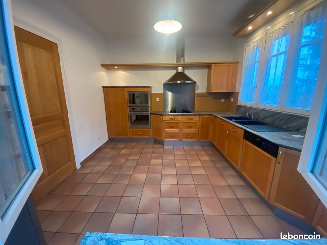 Maison à louer, 170m², Saint-Etienne