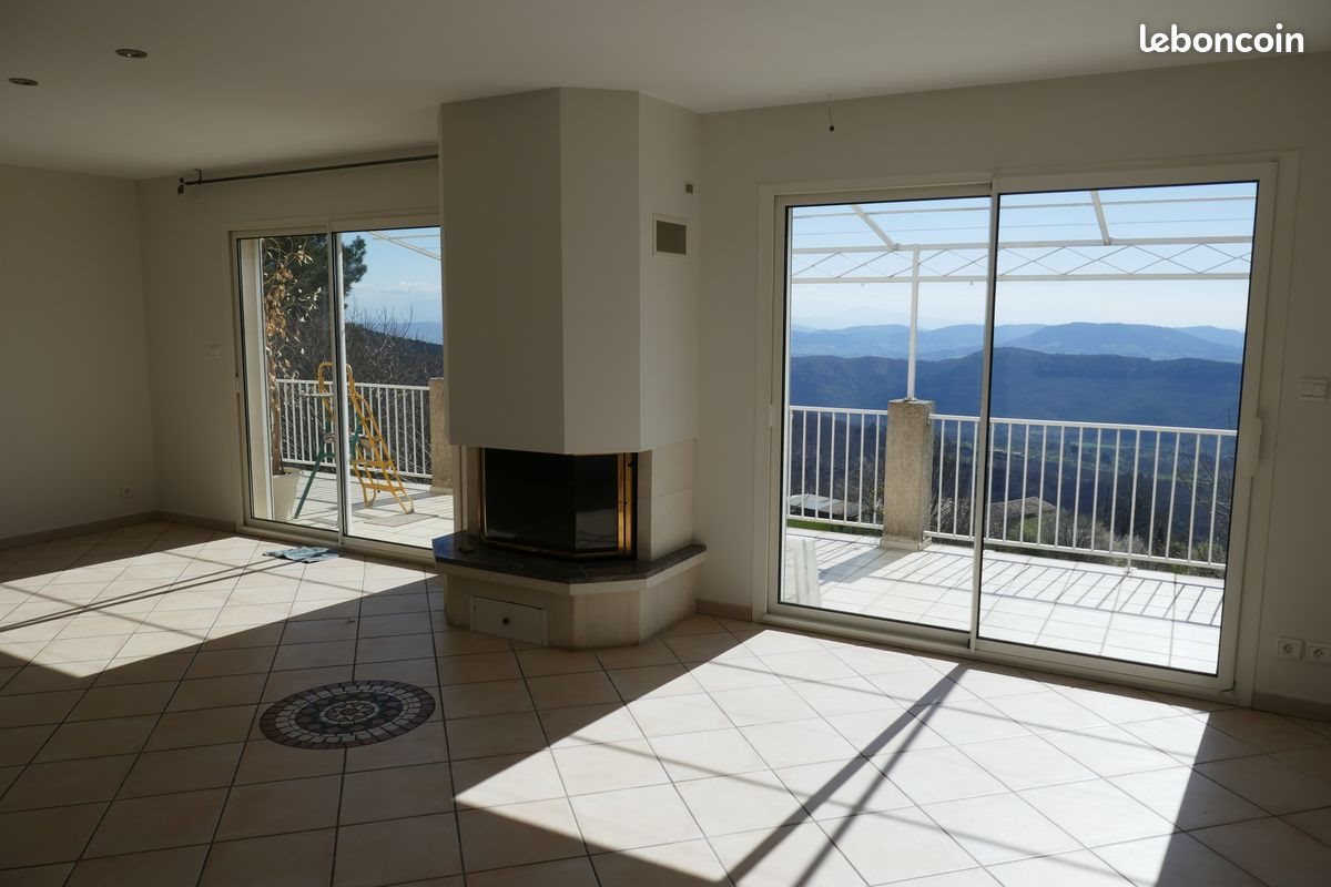 Maison à louer, 170m², Lyas