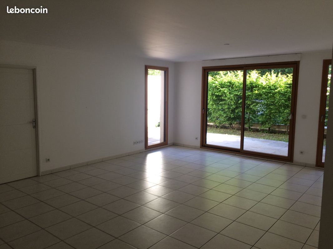 Appartement à louer, 100m², Saint-Genis-Laval