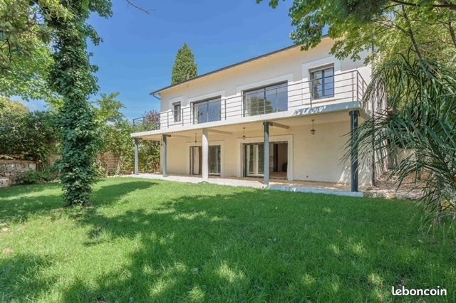 Maison à louer, 360m², Aix-en-Provence