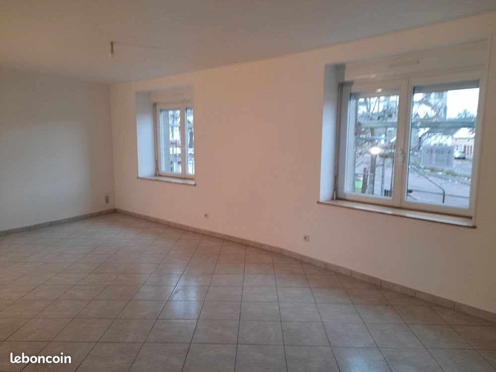 Appartement à louer, 91m², La Roche-en-Brenil