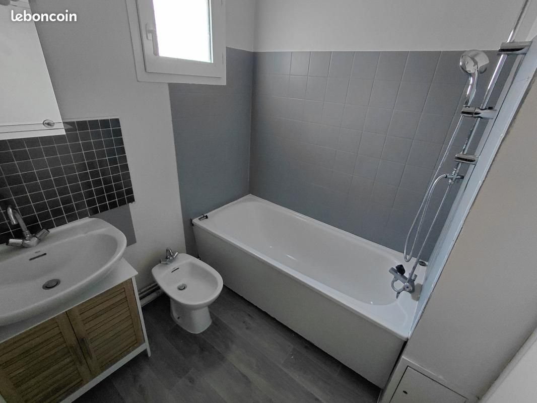 Appartement à louer, 65m², Beaurepaire