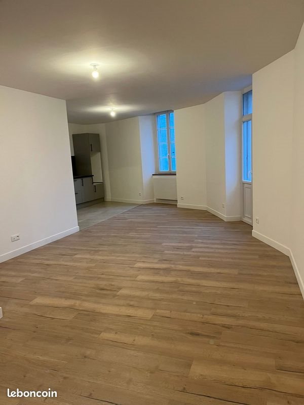 Appartement à louer, 100m², Montmoreau-Saint-Cybard