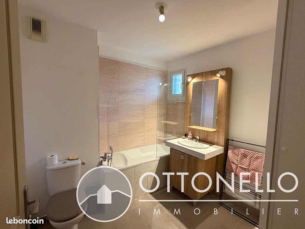 Appartement à louer, 42m², Roquebrune-sur-Argens