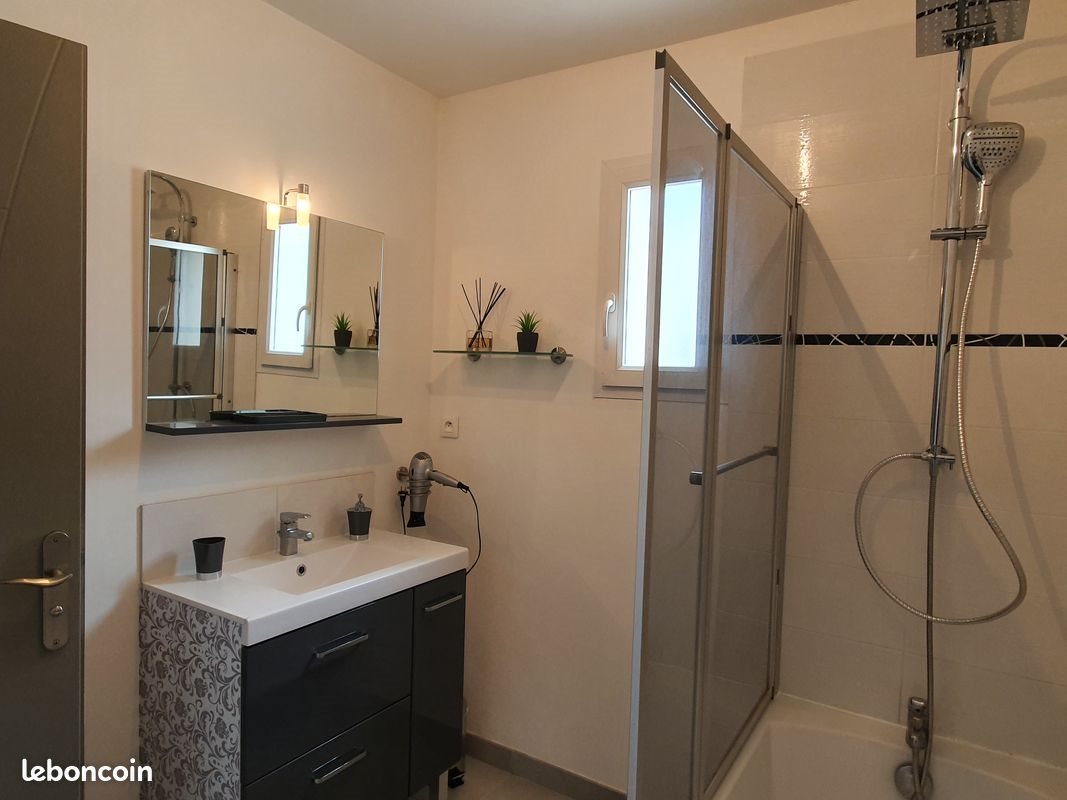 Maison à louer, 85m², Valréas