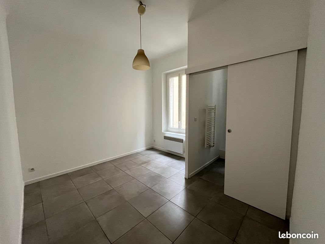 Appartement à louer, 27m², Marseille 6ème