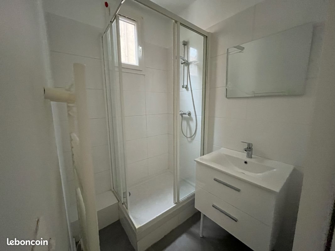 Appartement à louer, 27m², Marseille 6ème