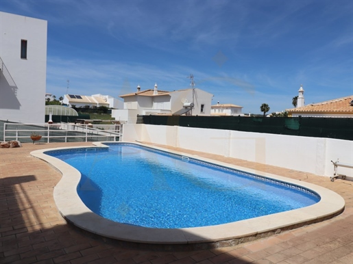 Villa met 4 slaapkamers en zwembad in Castro Marim