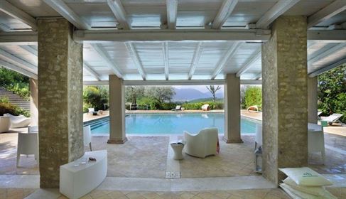 Luxury villa  located near the Sibillini Mountains