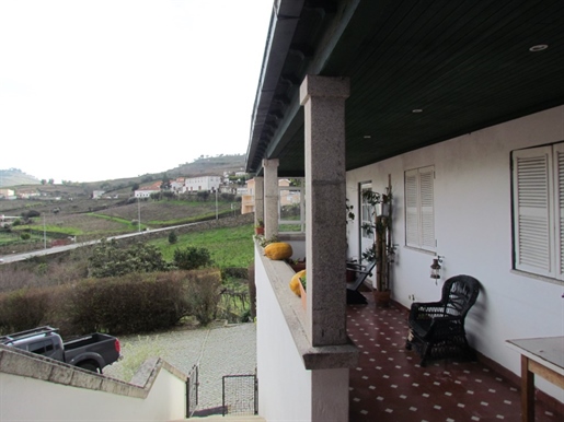 Ferme Viticole Dans Le Douro