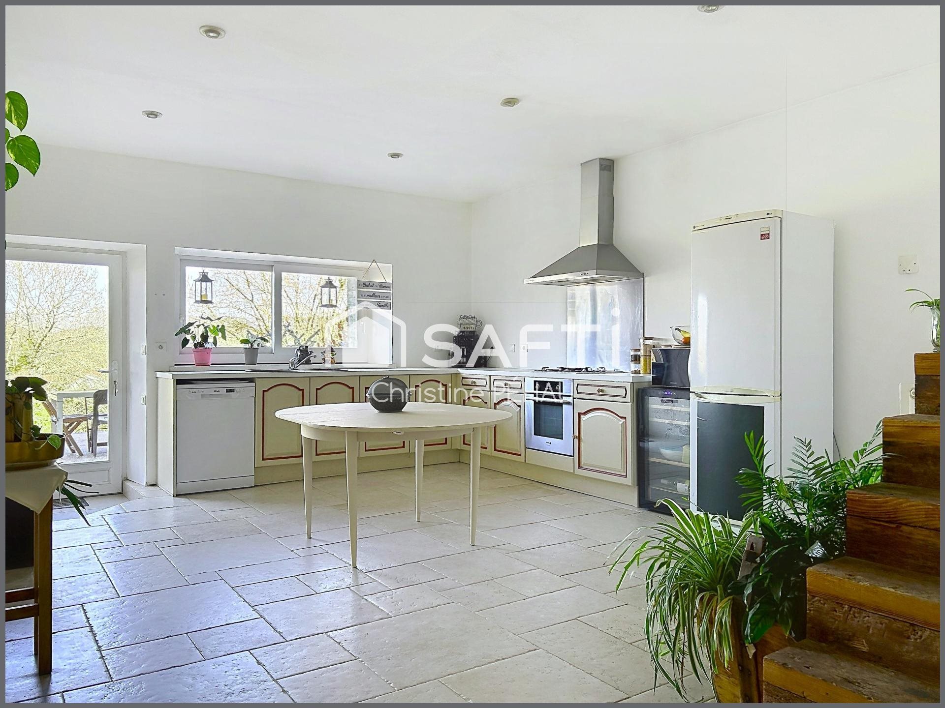 Maison à vendre, 158m², Montmahoux