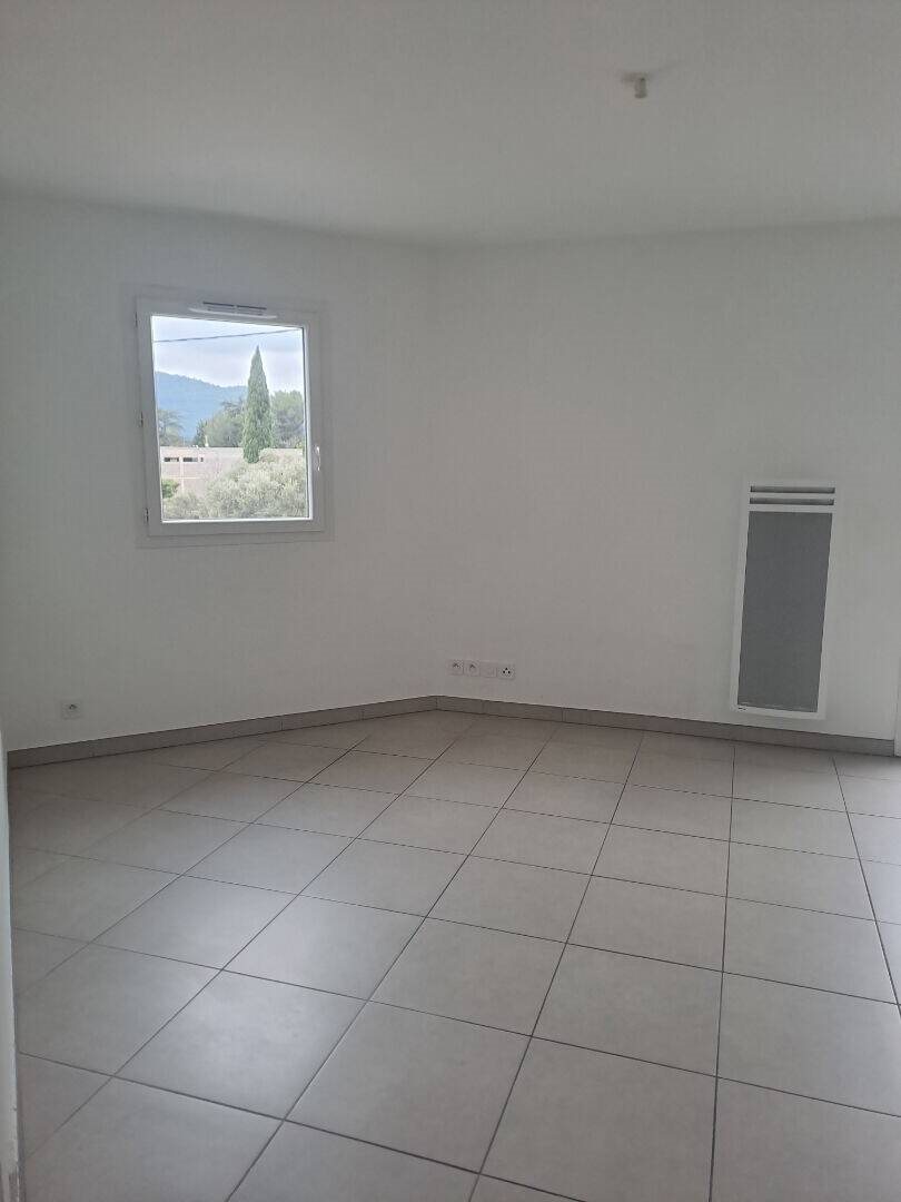 Appartement à louer, 62m², Gémenos