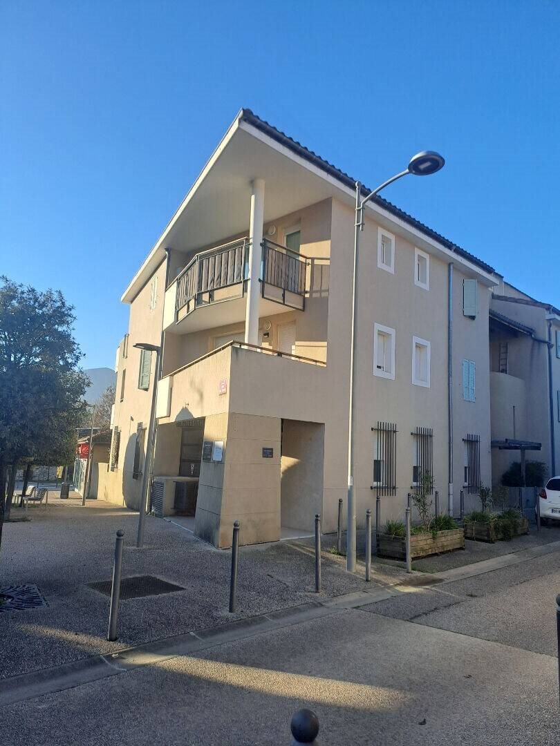 Appartement à louer, 49m², Saint-Zacharie