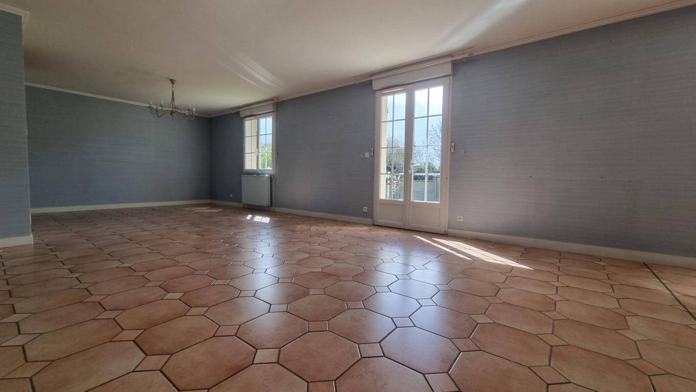 Maison à louer, 167m², Luisant