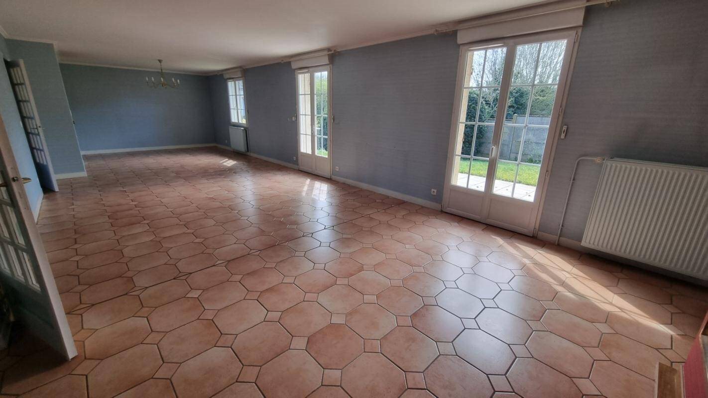Maison à louer, 167m², Luisant