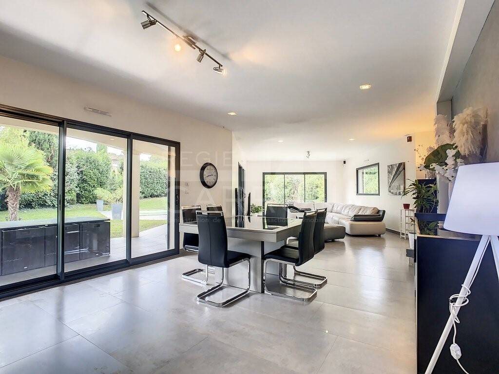 Maison à louer, 177m², Saint-Cyr-au-Mont-d'Or