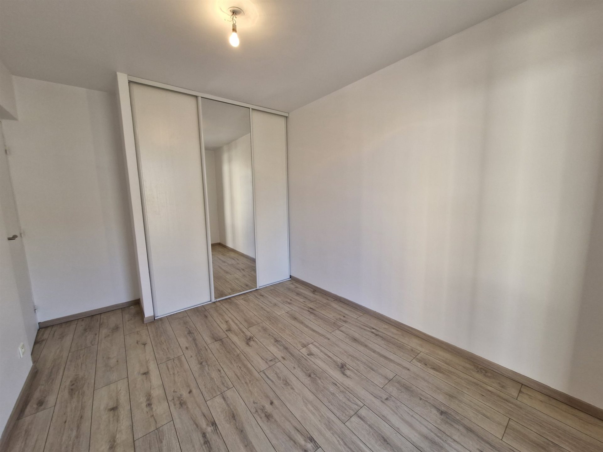 Appartement à louer, 70m², Condrieu