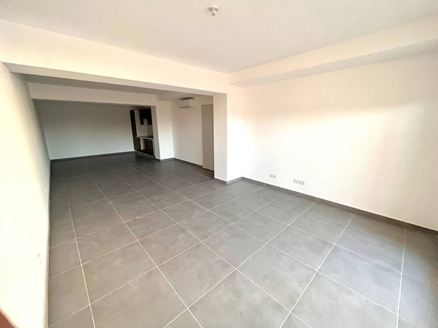 Appartement à louer, 75m², Althen-des-Paluds