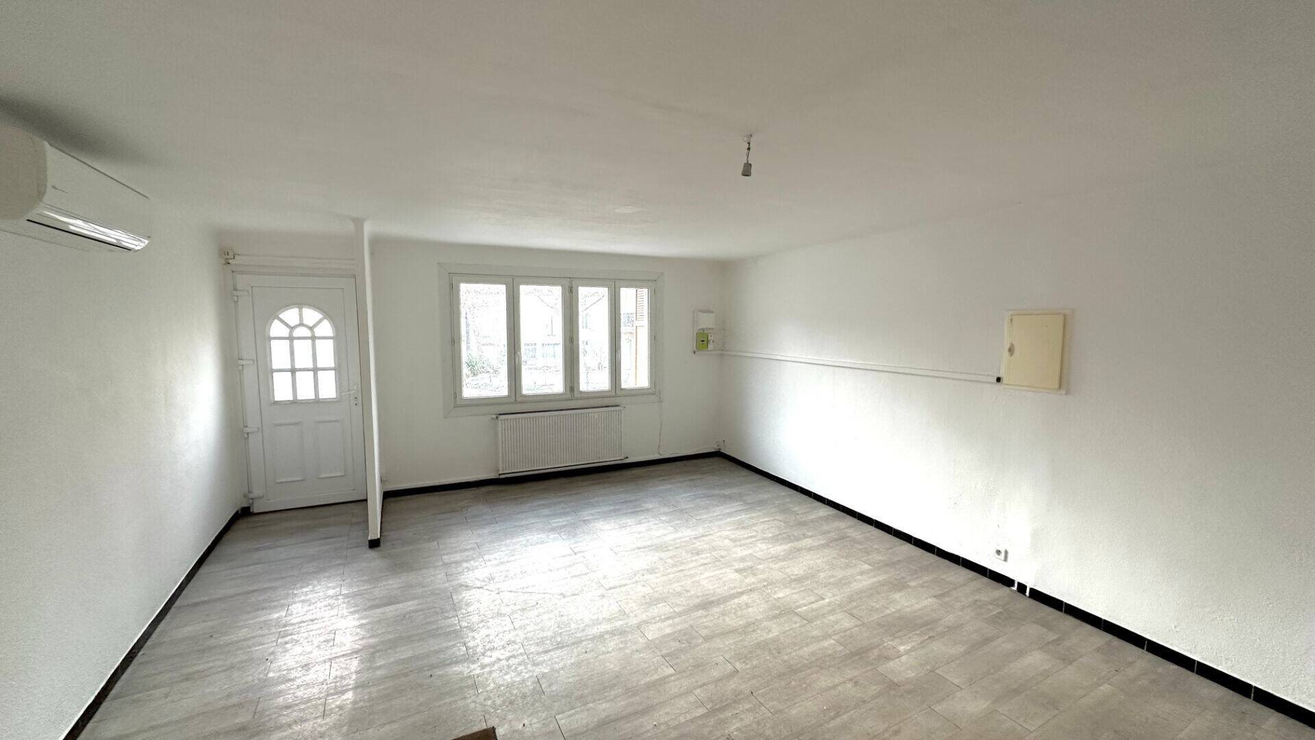 Appartement à louer, 77m², Althen-des-Paluds