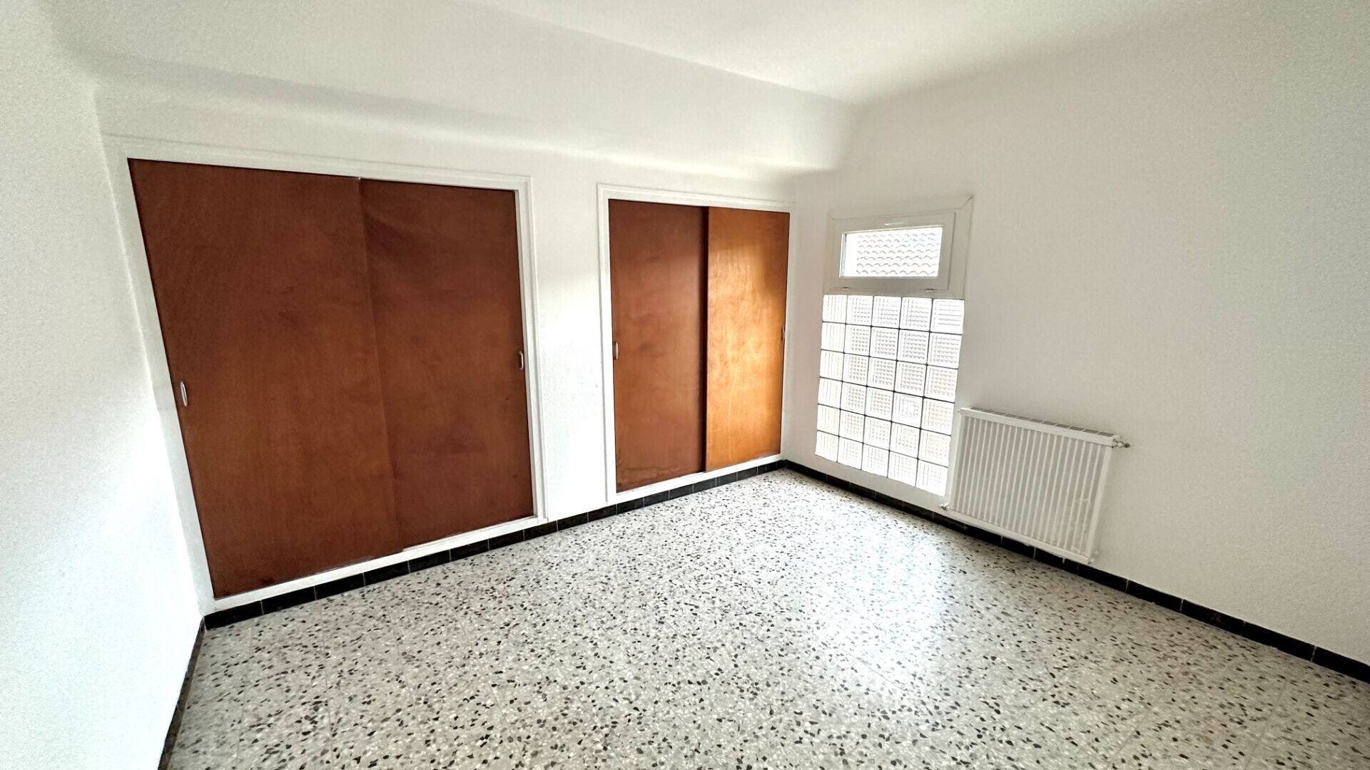 Appartement à louer, 77m², Althen-des-Paluds