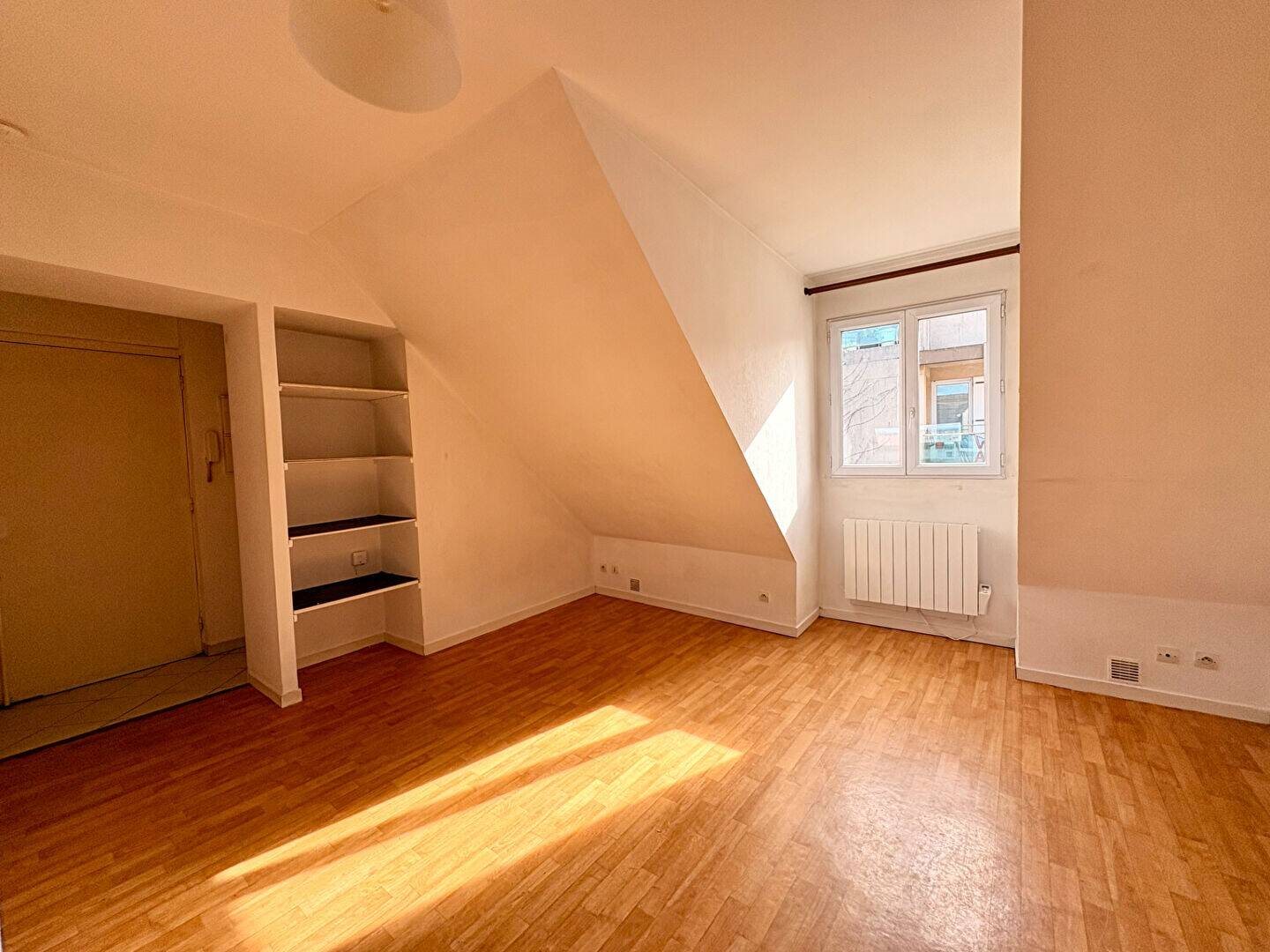 Appartement à louer, 16m², Saint-Cyr-l'Ecole