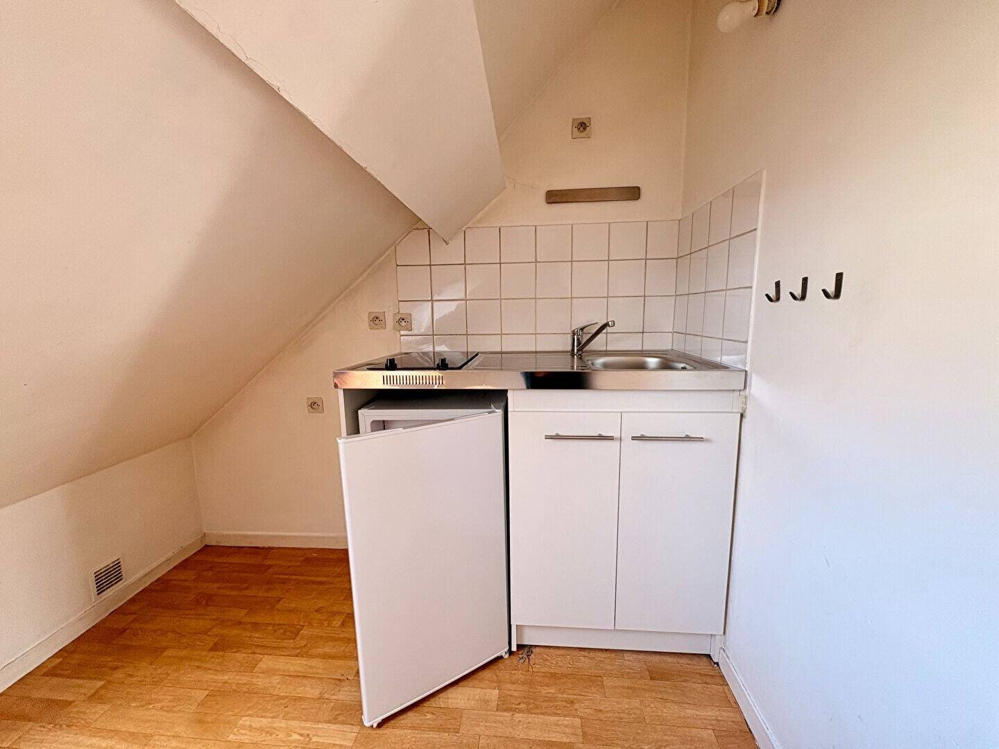 Appartement à louer, 16m², Saint-Cyr-l'Ecole