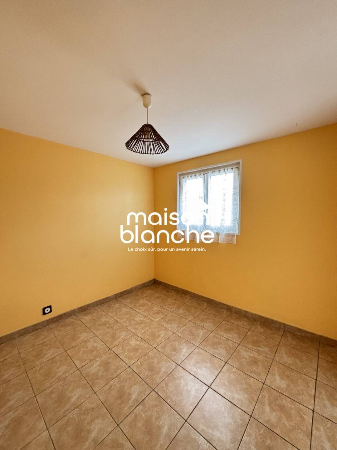 Maison à louer, 46m², Les Eglisottes-et-Chalaures