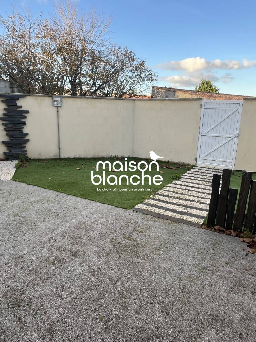 Maison à louer, 111m², Ardillières