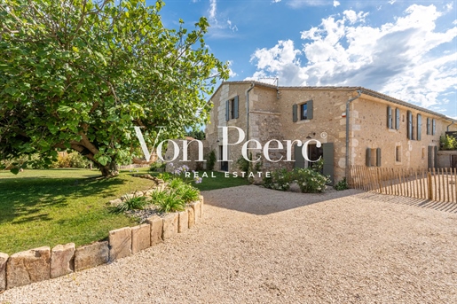 For Sale: Stunning Provençal Farmhouse in Maussane-les-Alpilles