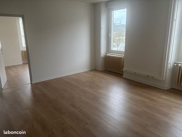 Appartement à louer, 80m², Carhaix-Plouguer