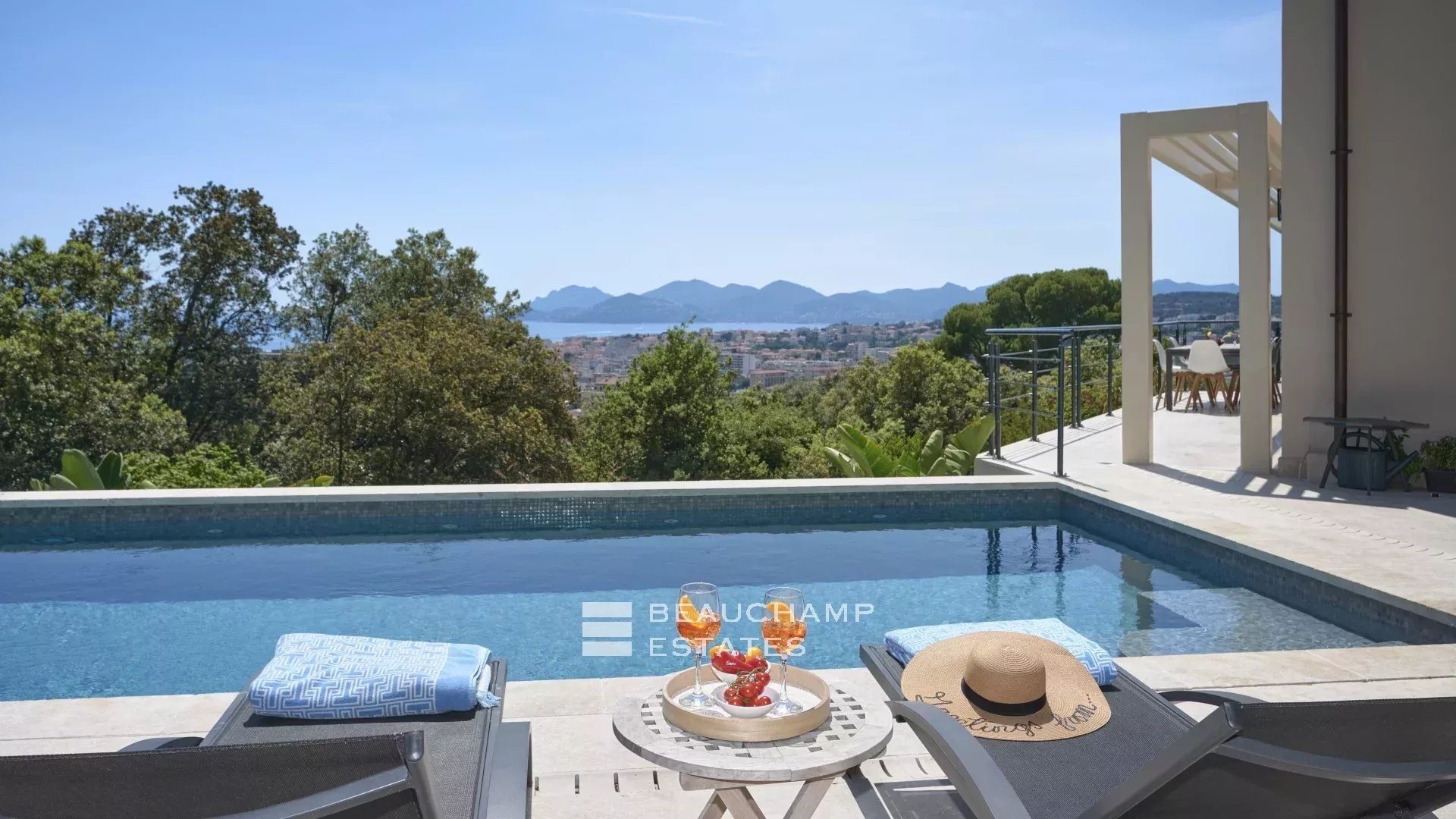 Maison à louer, 300m², Le Cannet