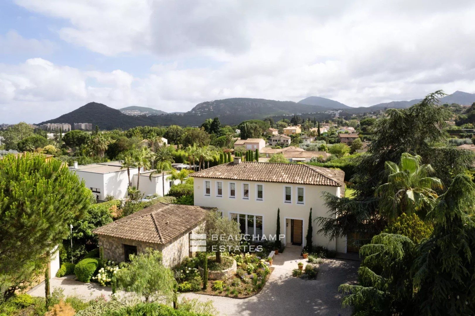 Maison à louer, 220m², Mandelieu-la-Napoule