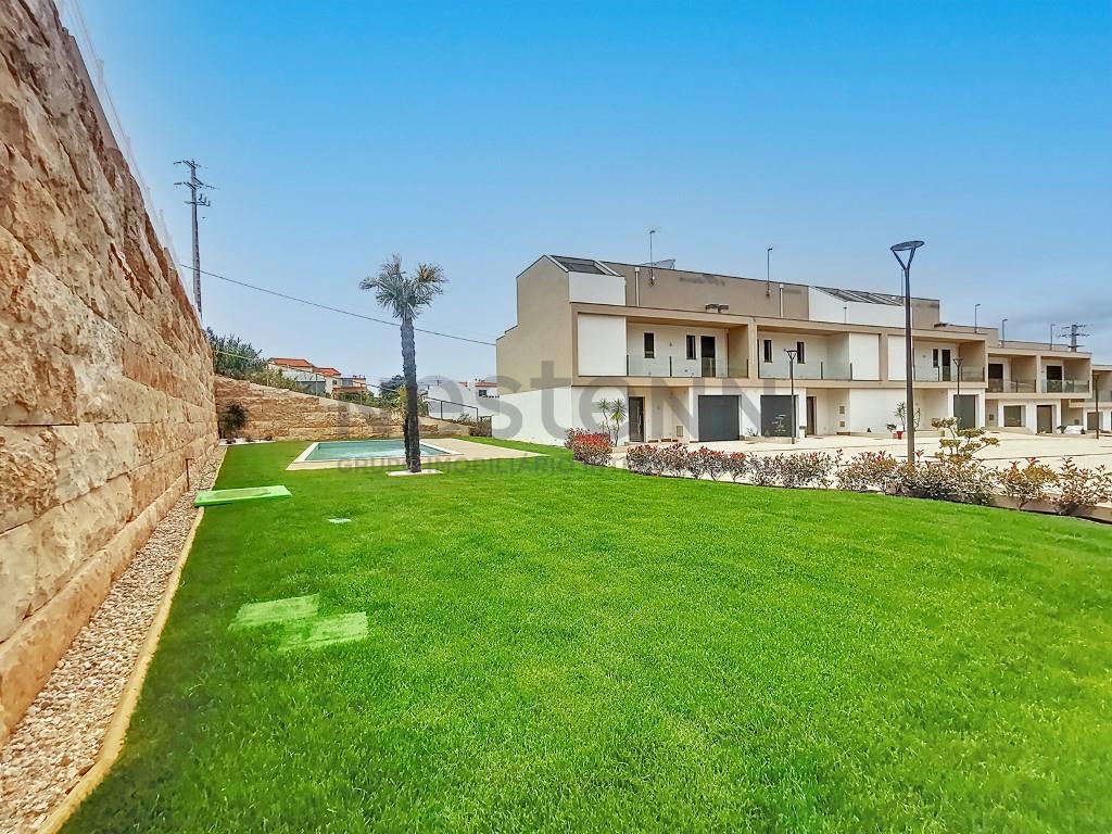 House T5 in private condominium, Lourinhã