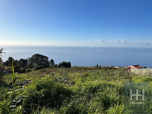 Land with 2,500 m2 - Prazeres, Calheta, Madeira
