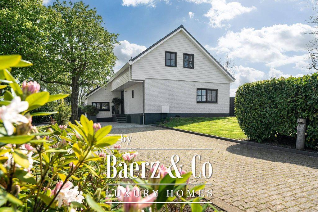 7 room luxury Villa for sale in Koeweg, Stavoren, Friesland