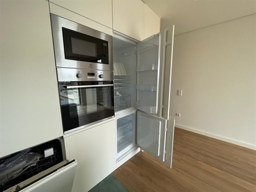 Excelente apartamento de 1 dormitorio en un condominio en Oporto