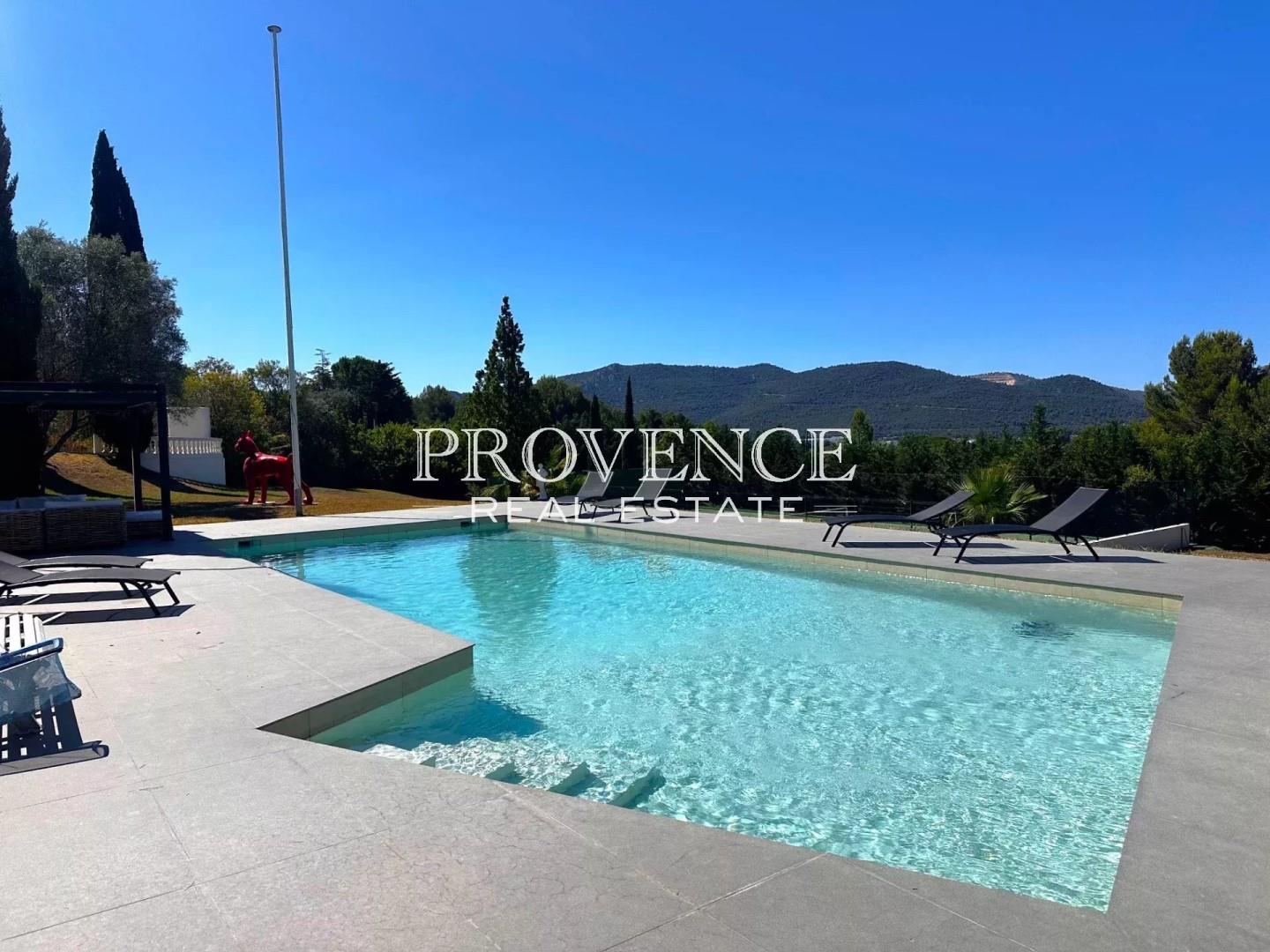 Maison à louer, 380m², Gémenos