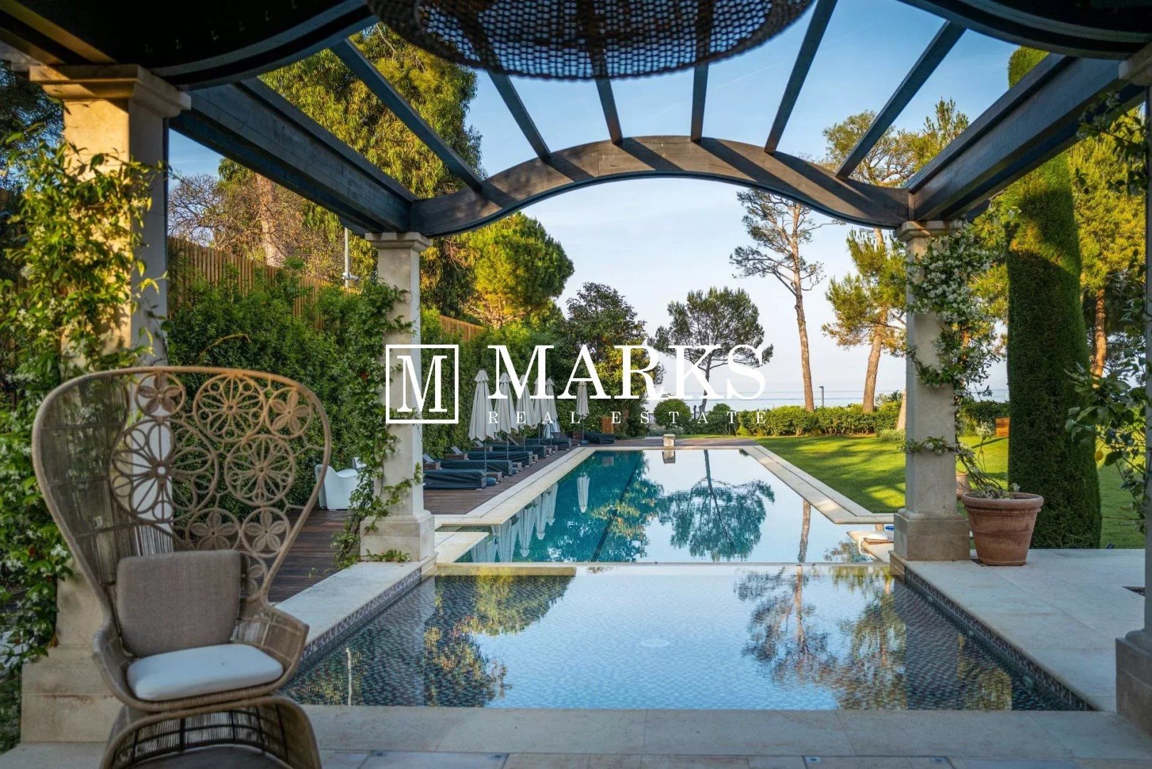 Maison à louer, 1137m², Saint-Jean-Cap-Ferrat