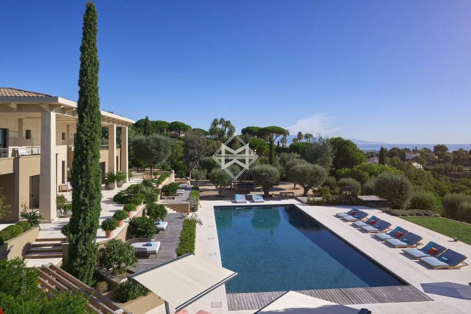 Maison à louer, 980m², Vallauris