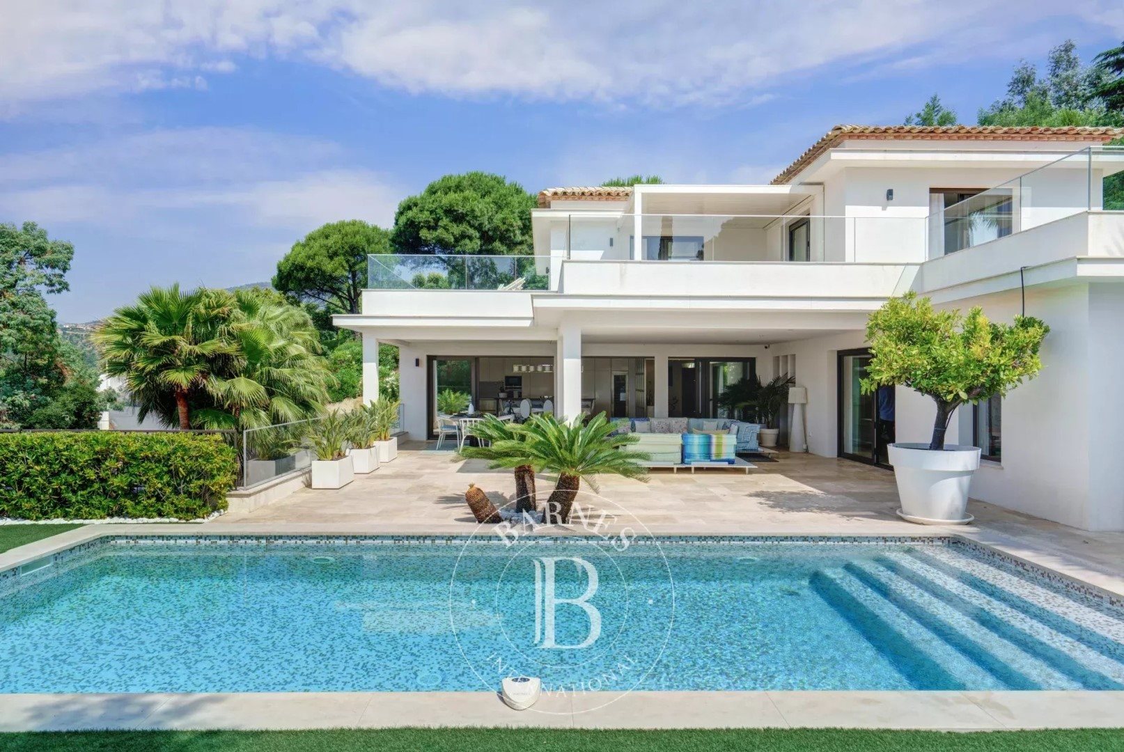 Maison à louer, 350m², Roquebrune-sur-Argens