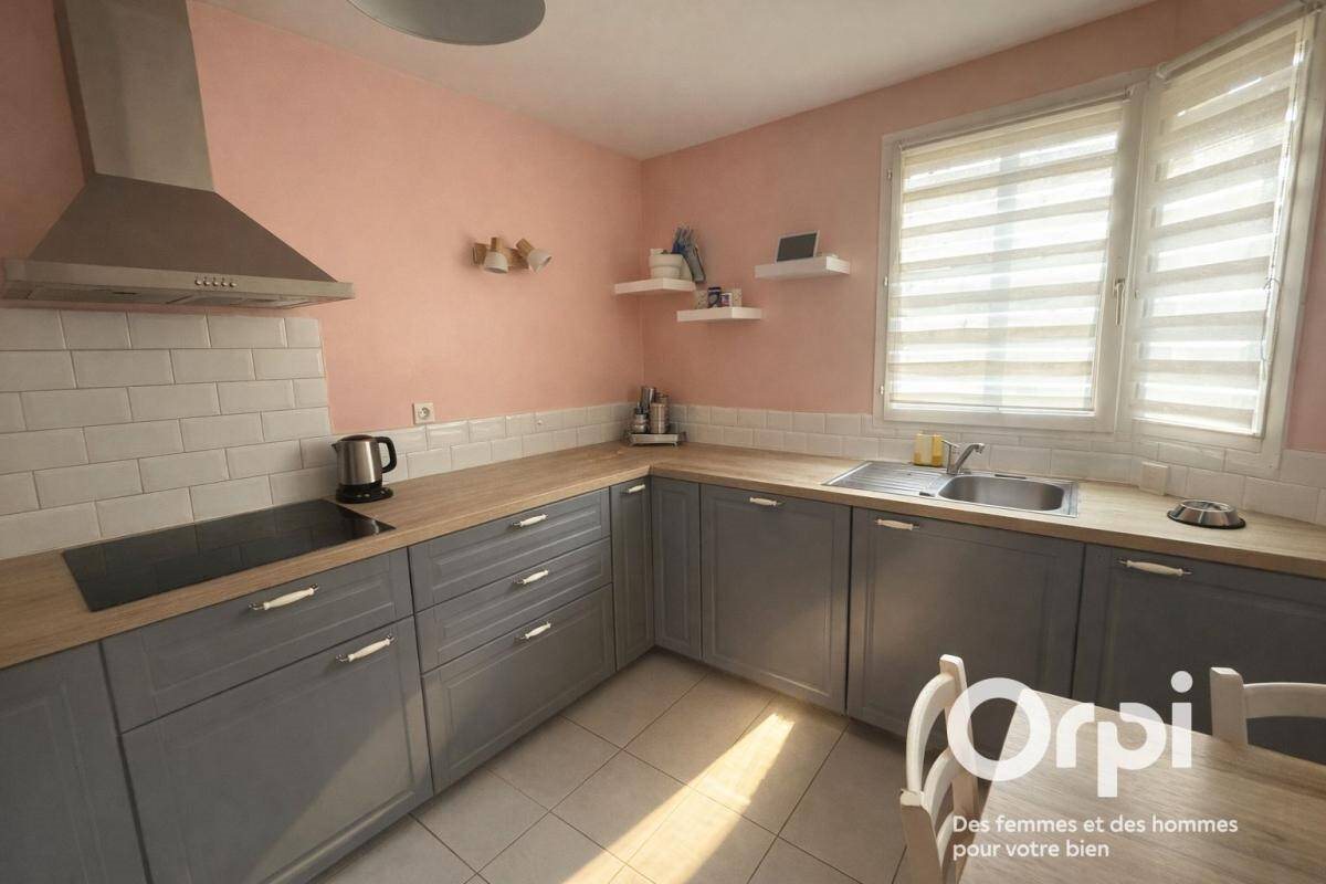 Maison à vendre, 105m², Montigny-le-Bretonneux