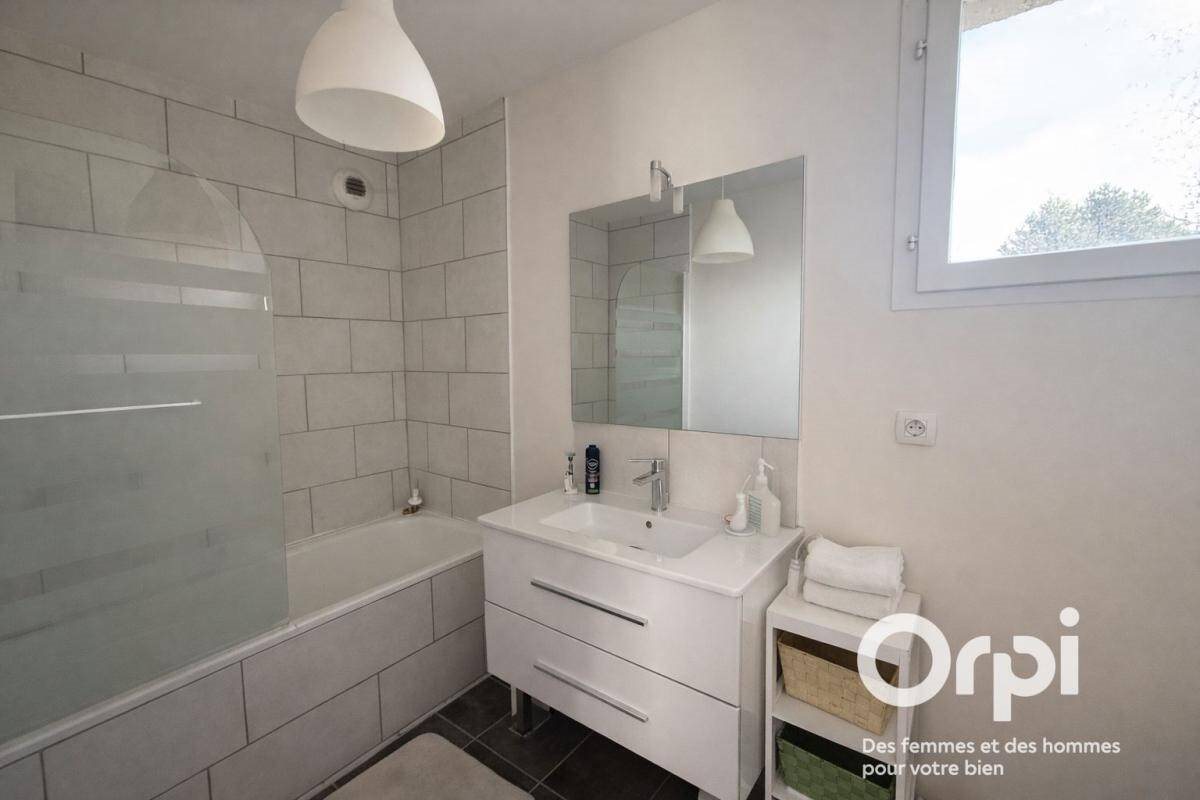 Maison à vendre, 105m², Montigny-le-Bretonneux